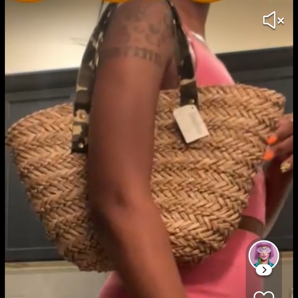 NEIMAN MARCUS TOTE